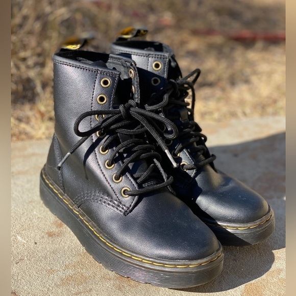 Dr. Martens Zavala size 5 platform combat boot brass tone eyelets - Picture 1 of 9